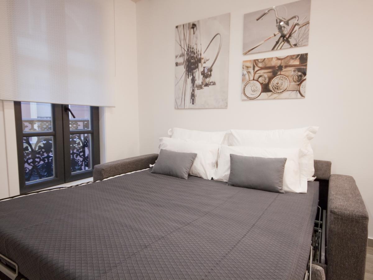 Apartamento nuevo y de lujo en puerta del sol Madrid Exterior foto